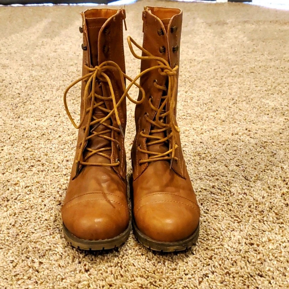 Women's small heel boots